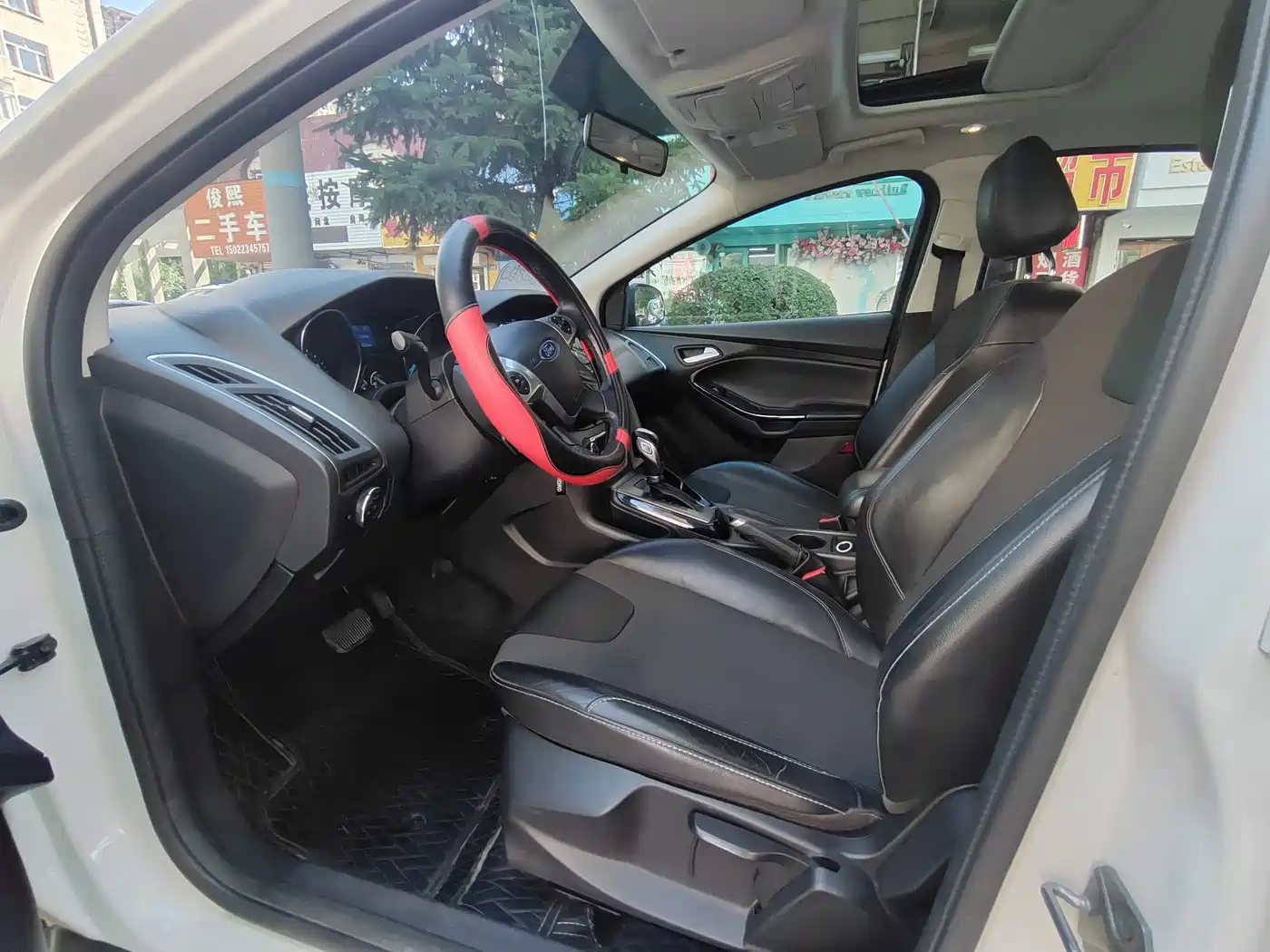 Ford Focus 2014 2012 Hatchback 1.6L Automatic Comfort