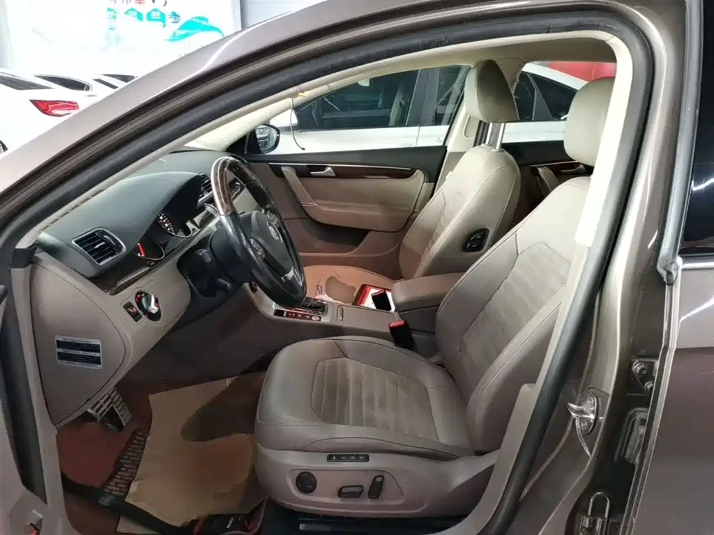 Volkswagen Magotan 2015 2.0TSI Premium фото 15