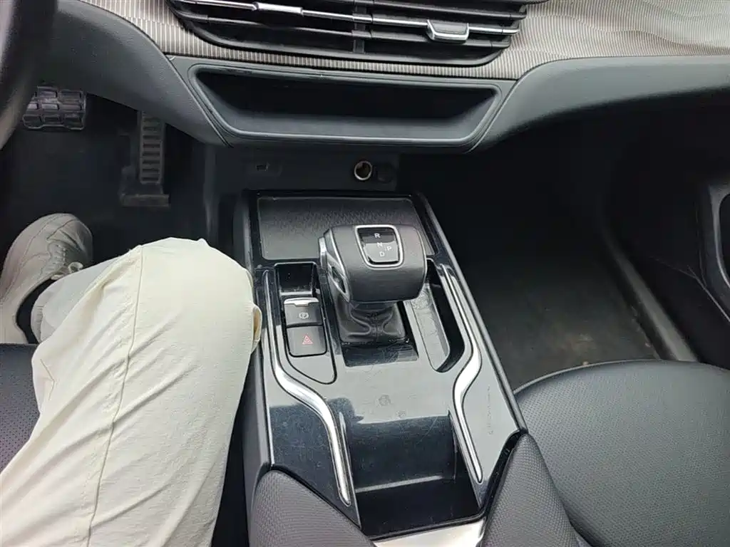 Hongqi E-QM5 2021 Ride-hailing Charging Basic Edition 5-seater фото 14