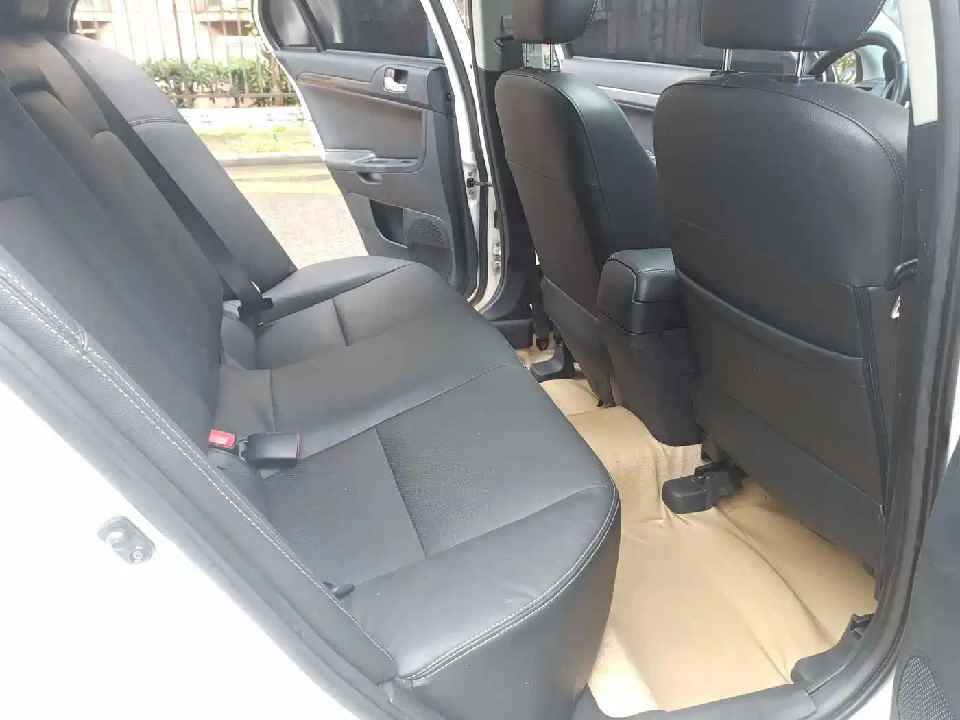 Mitsubishi Lancer EX 2013 ZhiShang Edition 1.8L CVT Luxury фото 8