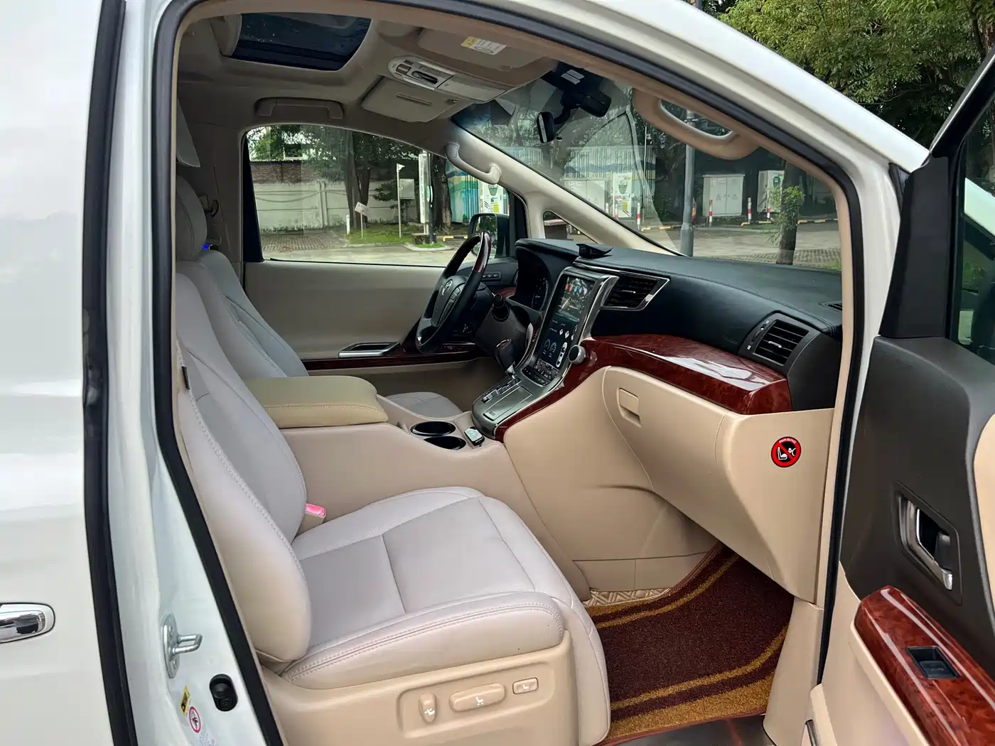 Toyota Alphard 2011 2011 3.5L Luxury Edition