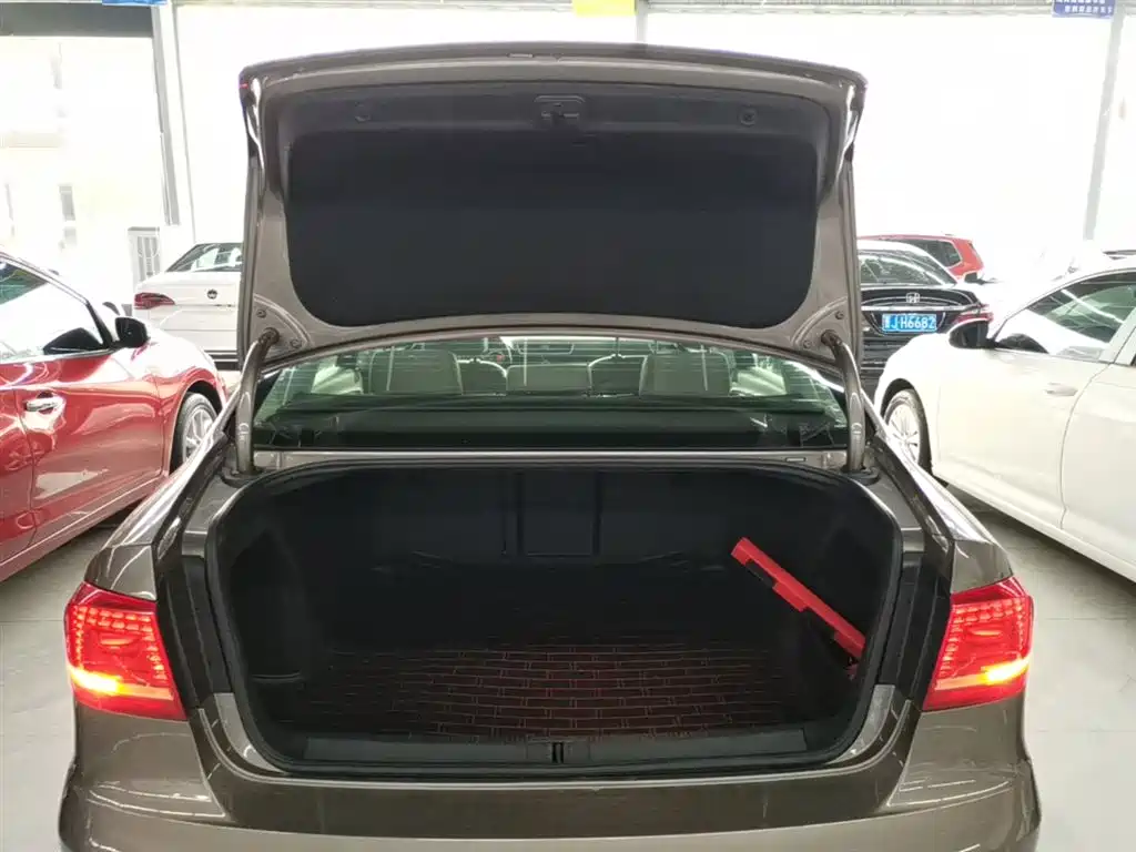 Volkswagen Magotan 2015 2.0TSI Premium фото 19