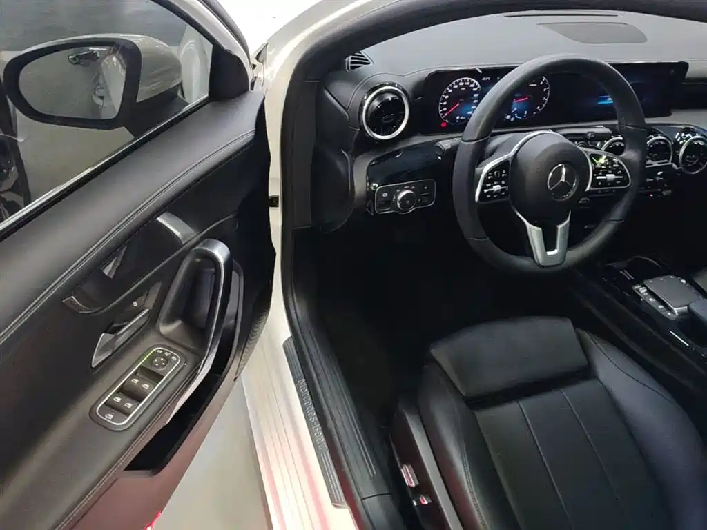 Mercedes-Benz A-Class 2022 Facelift A 200 L Sport Sedan Dynamic фото 16