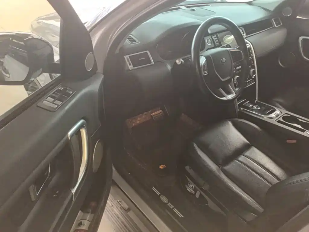 Land Rover Discovery Sport (Import) 2015 2015 2.0T SE