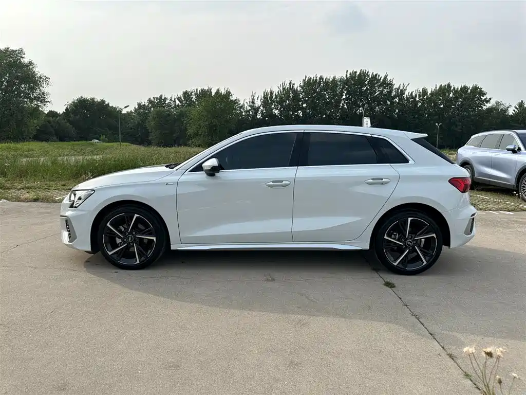 Audi A3 2024 Model Sportback 35 TFSI Fashion Sport фото 7