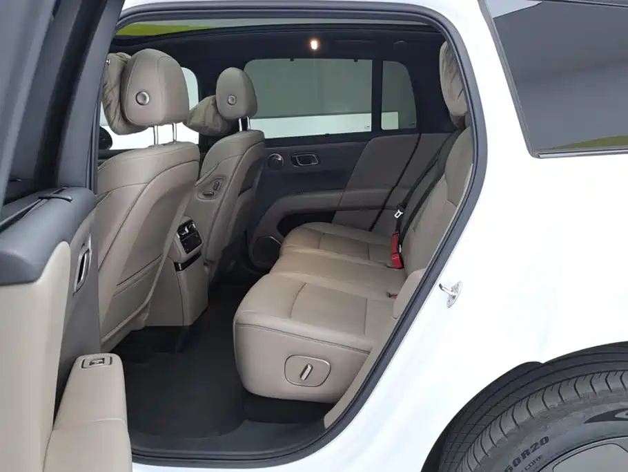 Li Auto i6 2026 2025 2WD Base Model