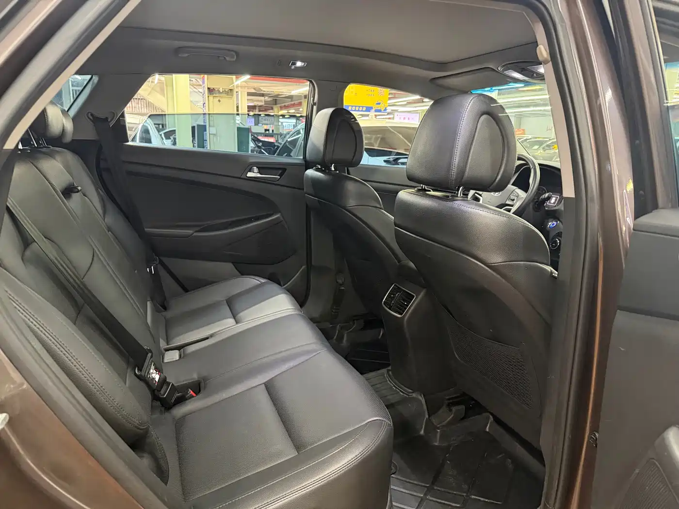 Hyundai Tucson 2015 1.6T Dual Clutch 2WD Leading фото 11