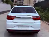 Фото 7 - Geely Vision