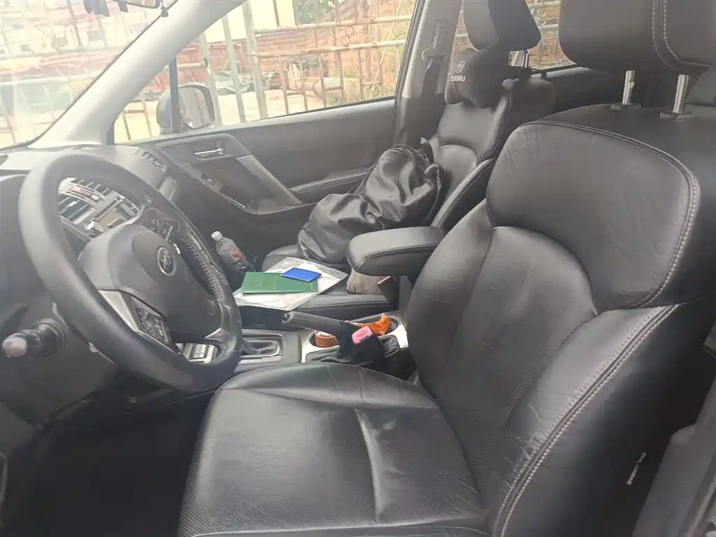 Subaru Forester 2013 2.5i Automatic Premium Navigation Edition фото 8
