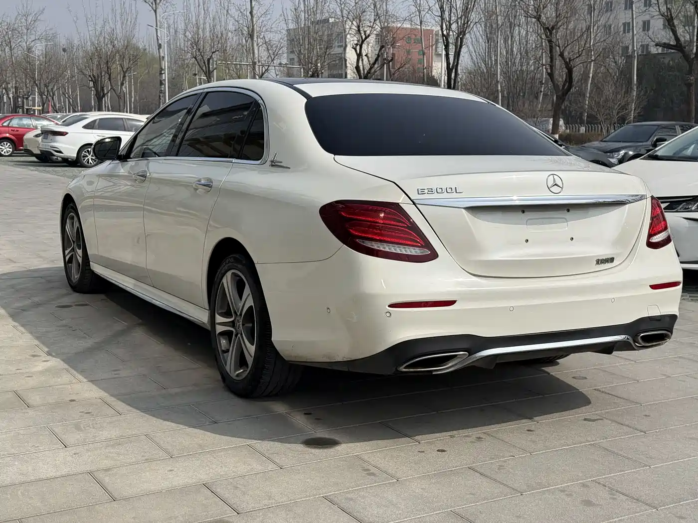 Mercedes-Benz E-Class 2016 E 200 L Sport Type фото 6