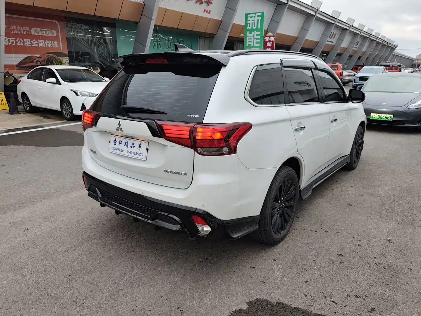 Mitsubishi Outlander 2023 2021 2.4L 4WD Premium Edition 5-seater