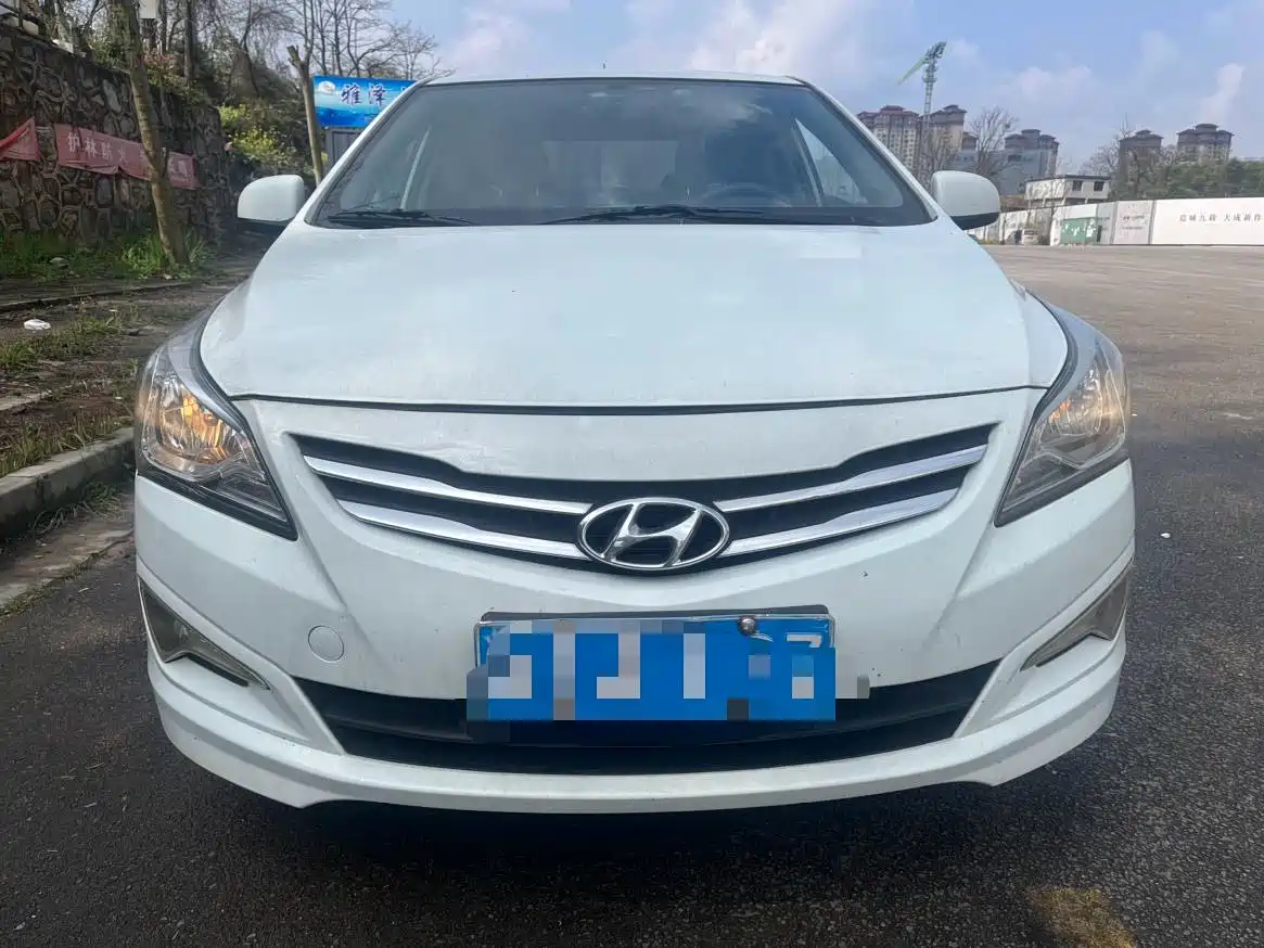 HYUNDAI RENA