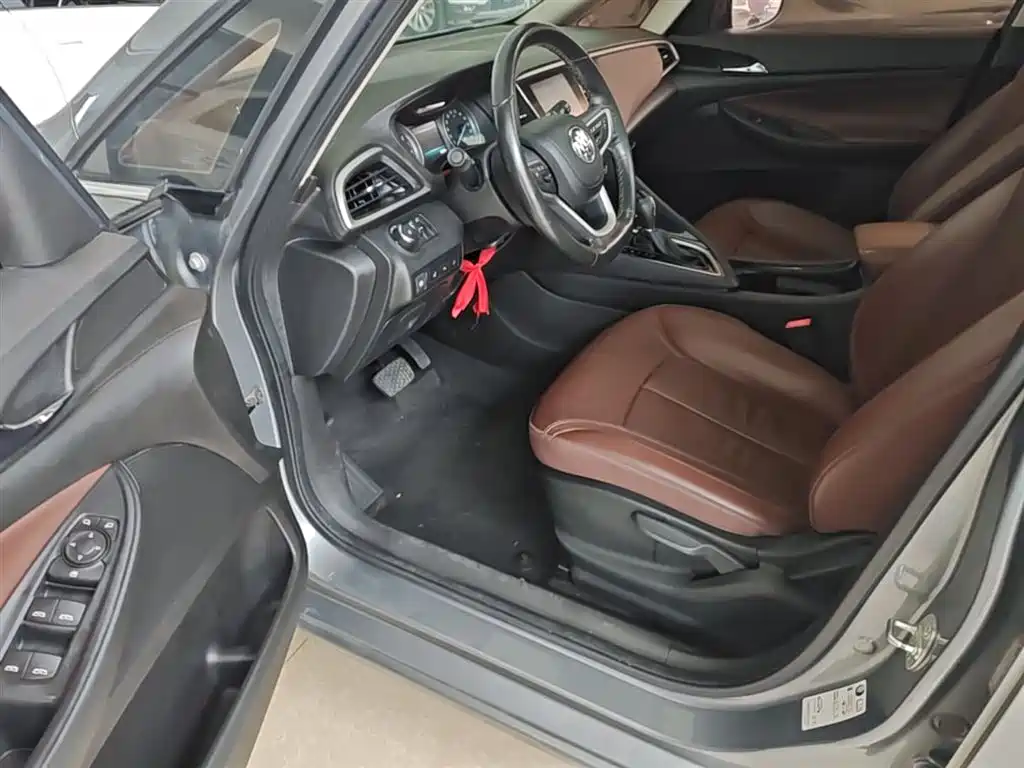 Buick GL6 2018 18T 6-Seater Premium фото 16