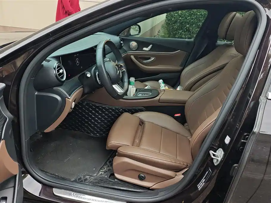 Mercedes-Benz E-Class 2023 E 260 L Sport фото 9