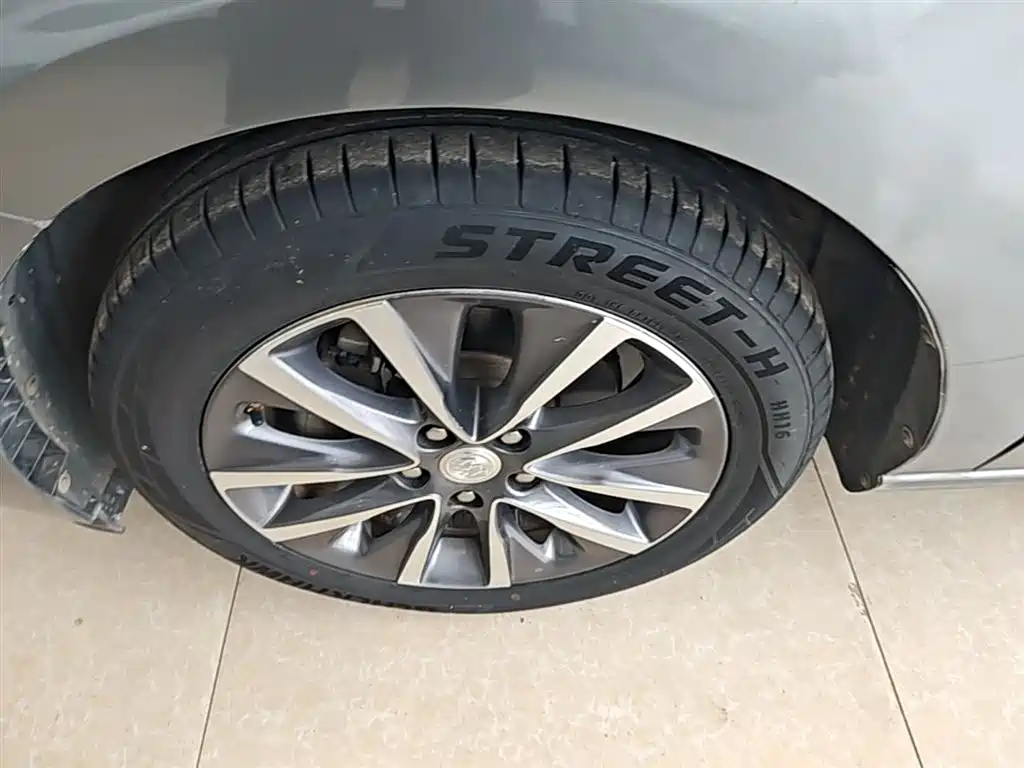 Buick GL6 2018 18T 6-Seater Premium фото 23