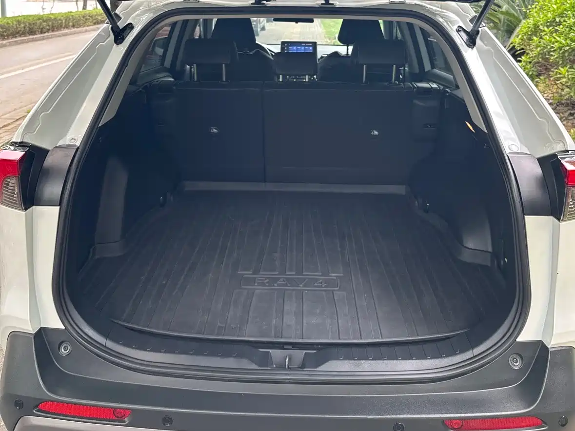 Toyota RAV4 Rongfang 2021 Hybrid 2.5L E-CVT AWD Elite PLUS Edition фото 15