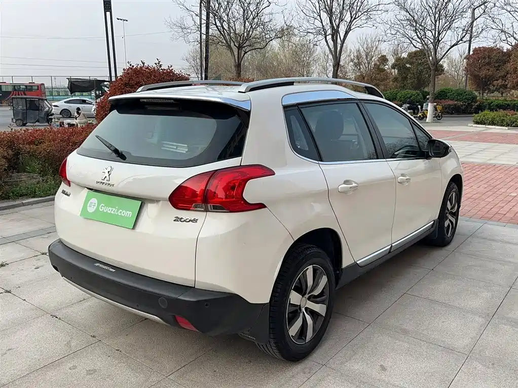 Peugeot 2008 2014 1.6L Automatic Navigation Edition фото 25