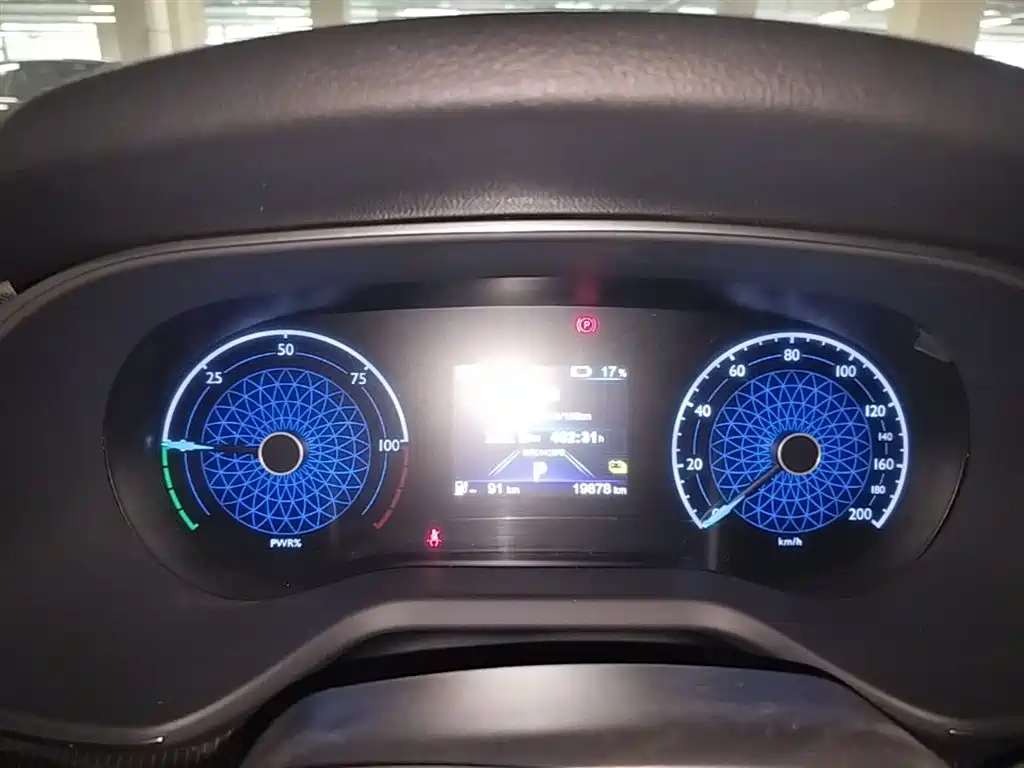 Hongqi E-QM5 2023 Facelift Basic Travel Edition фото 12