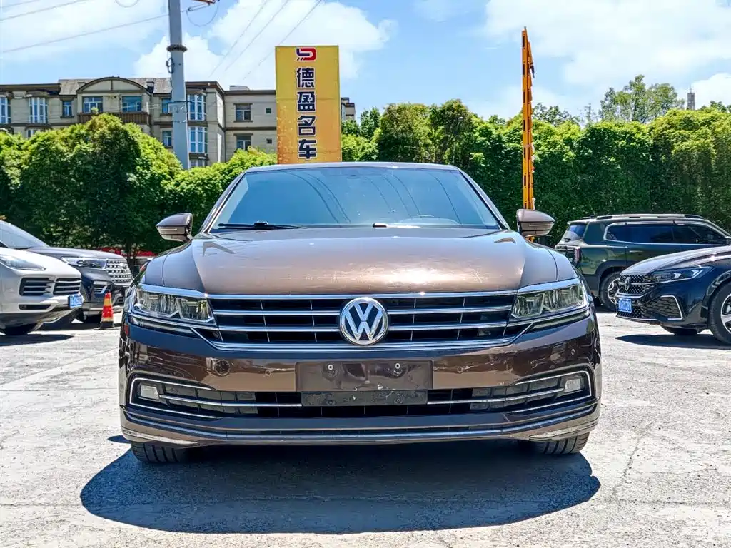 Volkswagen Phideon 2018 Facelift 380TSI FWD Business фото 2