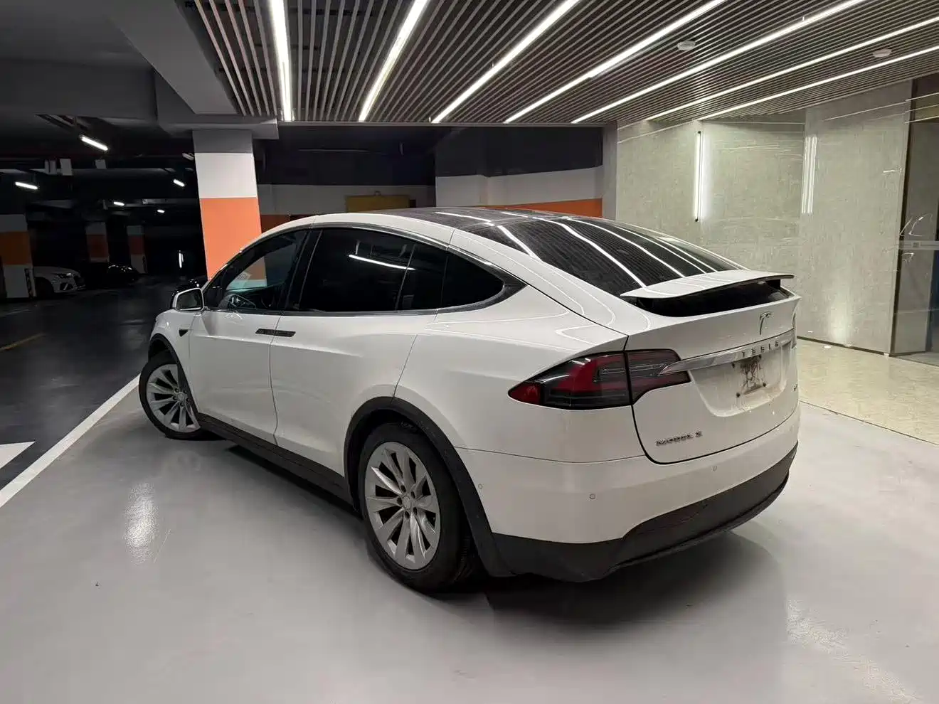 TESLA MODEL X