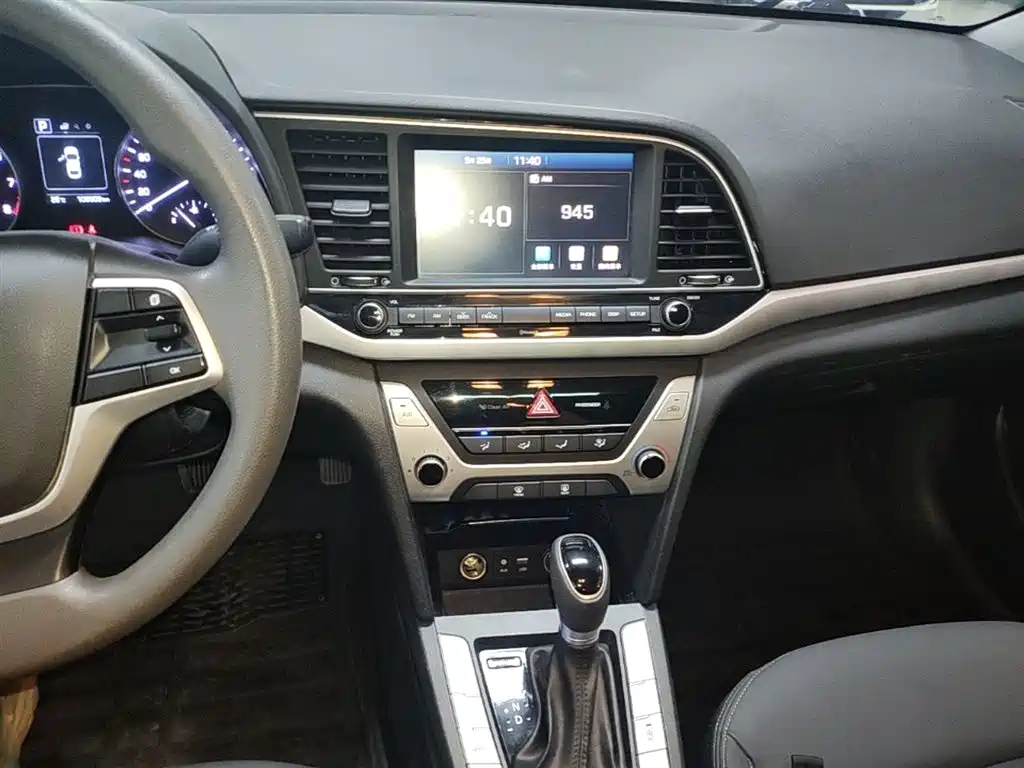 Hyundai Elantra 2016 Model 1.6L Automatic Smart Elite фото 10