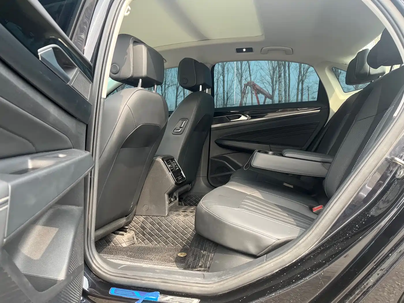 Volkswagen Passat 2024 330TSI Starlight Elite Edition фото 6