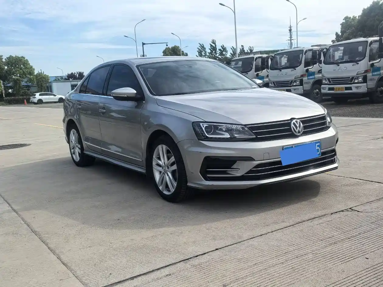 Volkswagen Sagitar 2018 280TSI DSG Spark Edition фото 2