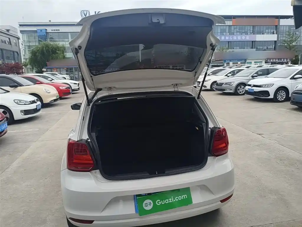 Volkswagen Polo 2016 1.4L Automatic Trend фото 19