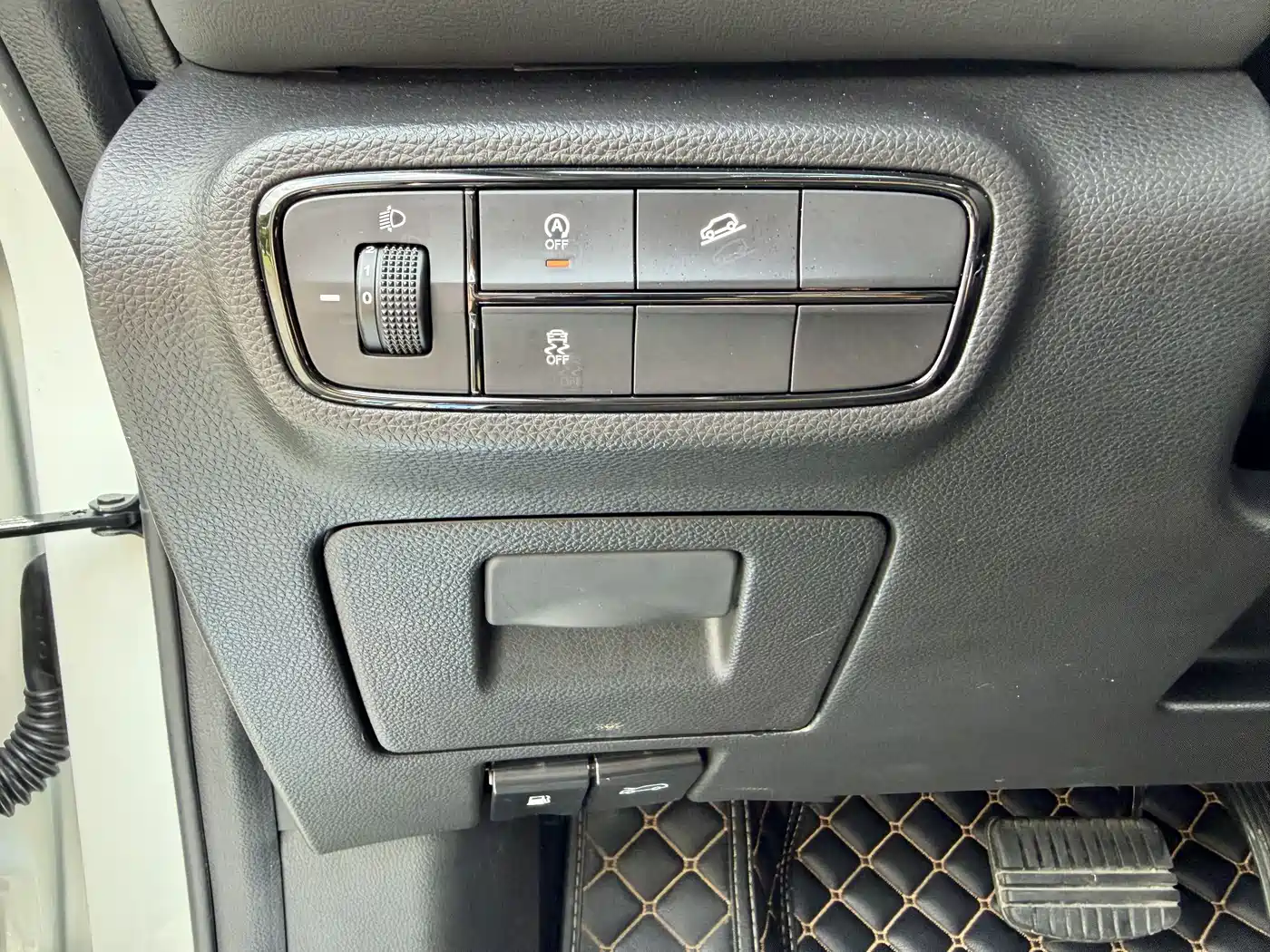 GAC Trumpchi Trumpchi M6 2021 270T DCT Luxury Edition (7-Seater) фото 20