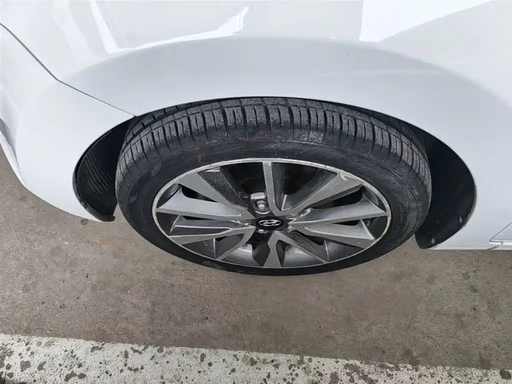 Hyundai Langdong 2015 1.6L Auto Premium фото 23