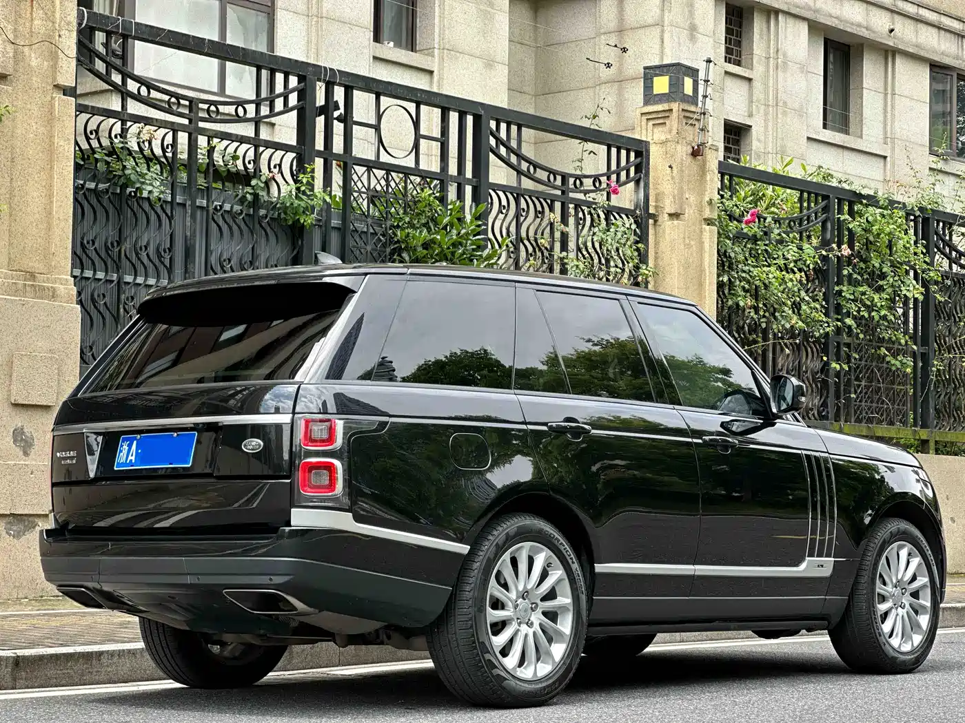 Land Rover Range Rover 2018 3.0 SC V6 Vogue Heritage Edition фото 6