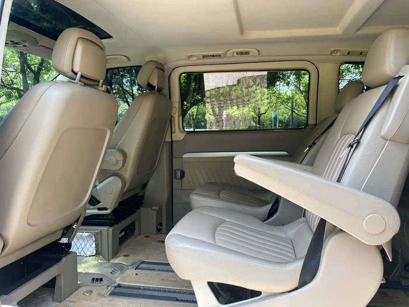 Mercedes-Benz Viano 2011 2.5L Luxury Edition фото 5