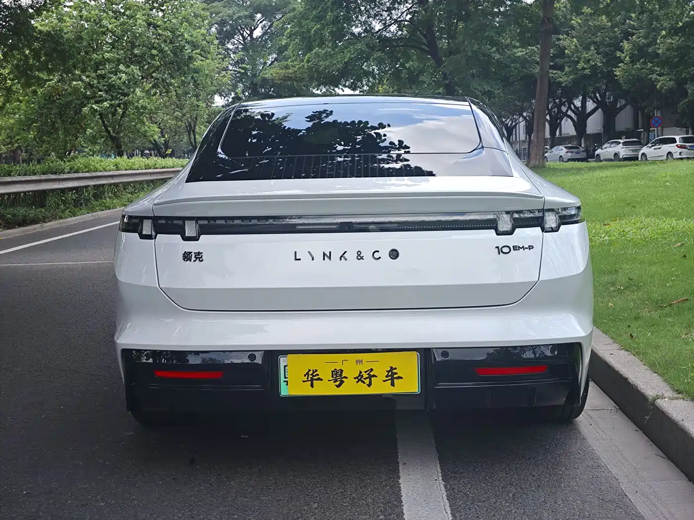 Lynk & Co 10 EM-P 2025 Model 120km Base Version фото 3