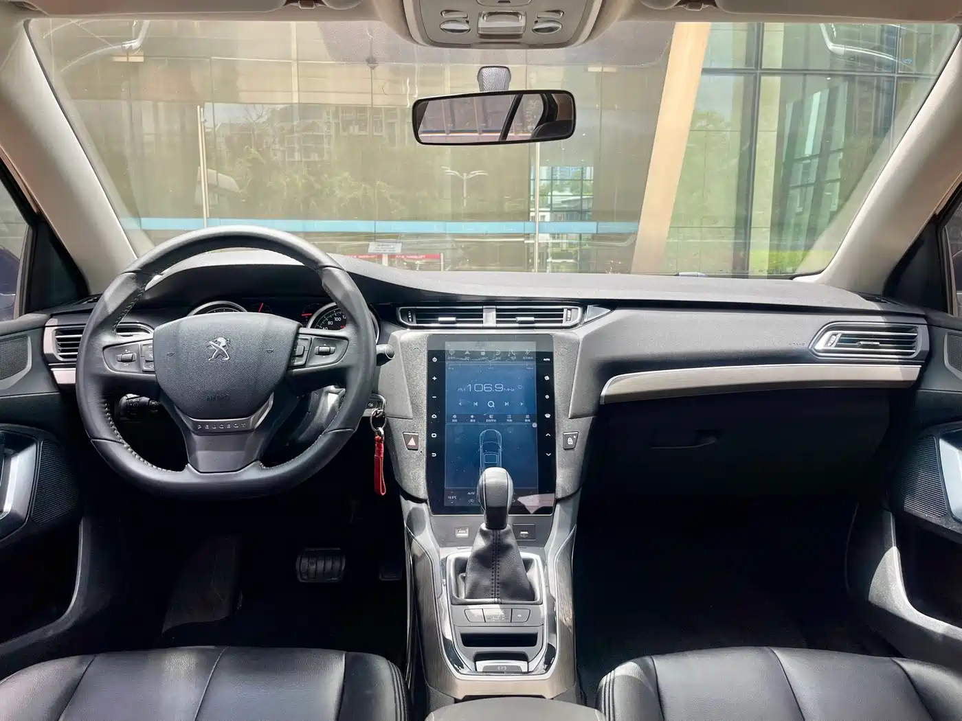 Peugeot 408 2016 1.6T Automatic Luxury Edition фото 9