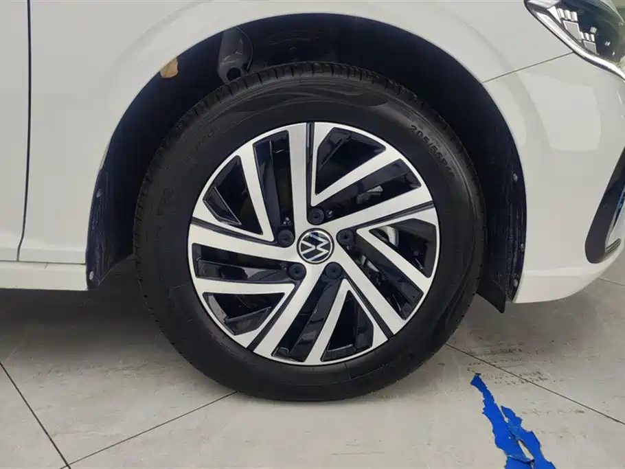 Volkswagen Lavida 2024 Model 300TSI DSG Starlight Leading Edition фото 6