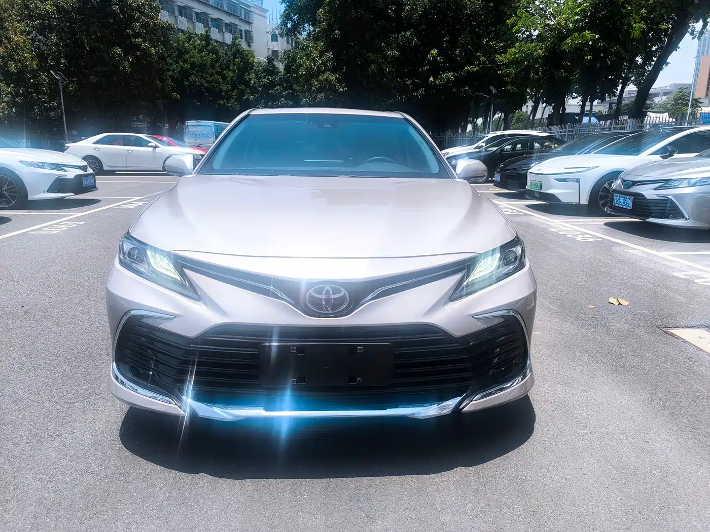 Toyota Camry 2023 2.0G Luxury Edition фото 2