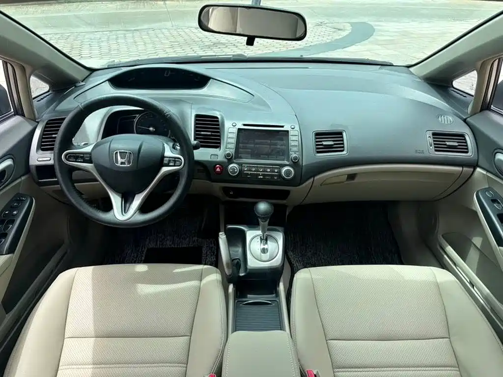 Фото 9 - Honda Civic