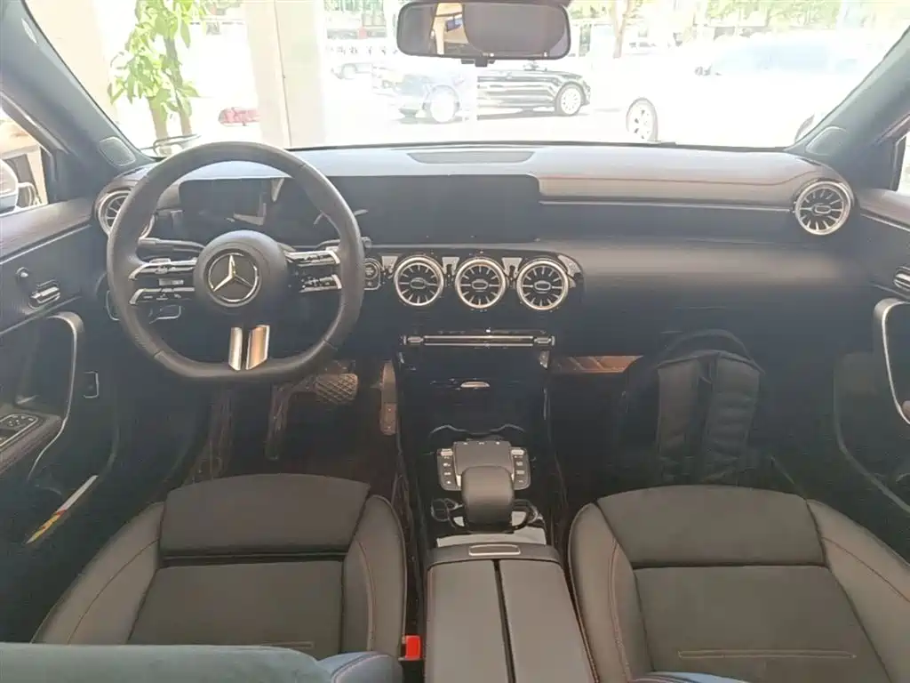 Mercedes-Benz A-Class 2023 A 200 L Fashion фото 10