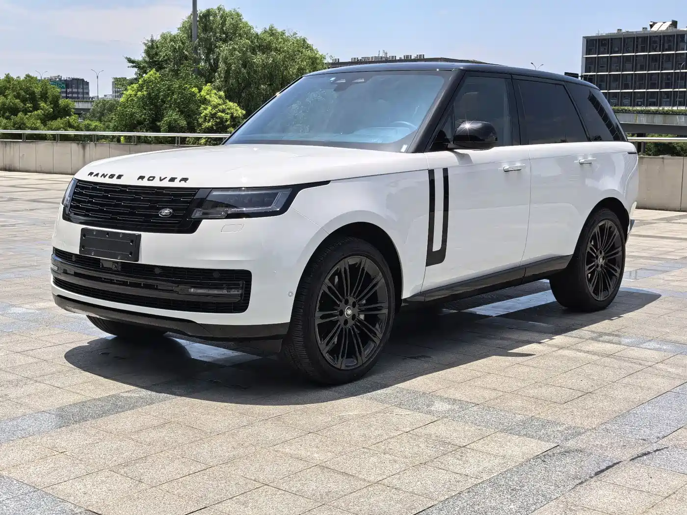 Land Rover Range Rover 2025 3.0 L6 360PS Golden Age Edition