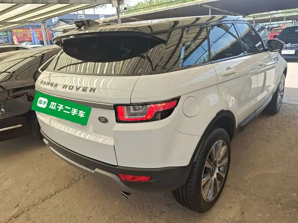 Land Rover Range Rover Evoque 2017 2.0T British Style Edition фото 7