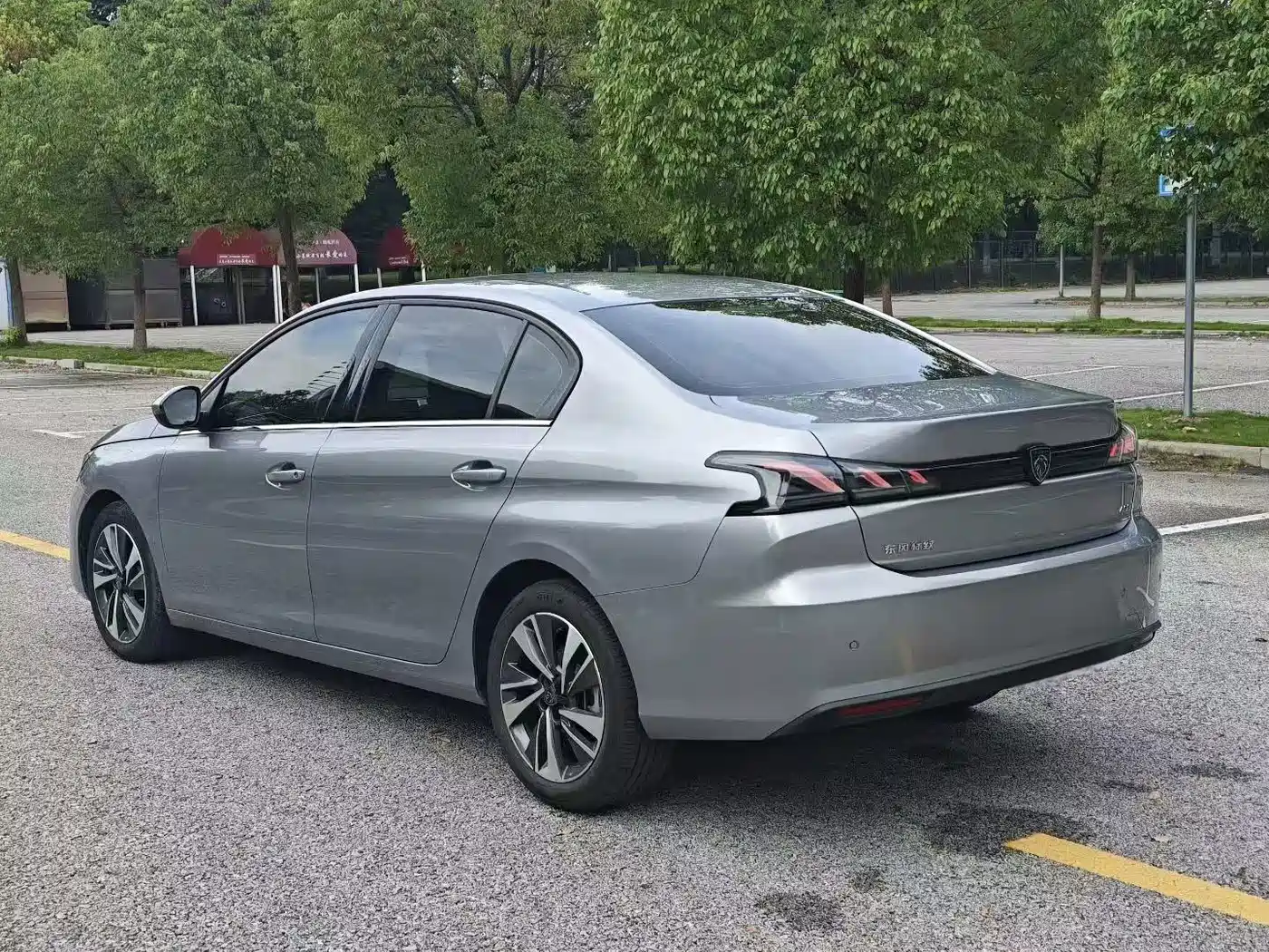 Peugeot 408 2024 2022 1.6T Light Chaser Edition