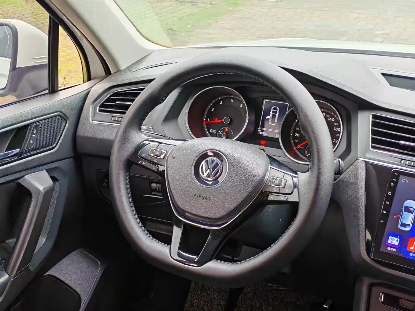 Volkswagen Tiguan L 2017 330TSI Automatic 2WD Trend Edition фото 11