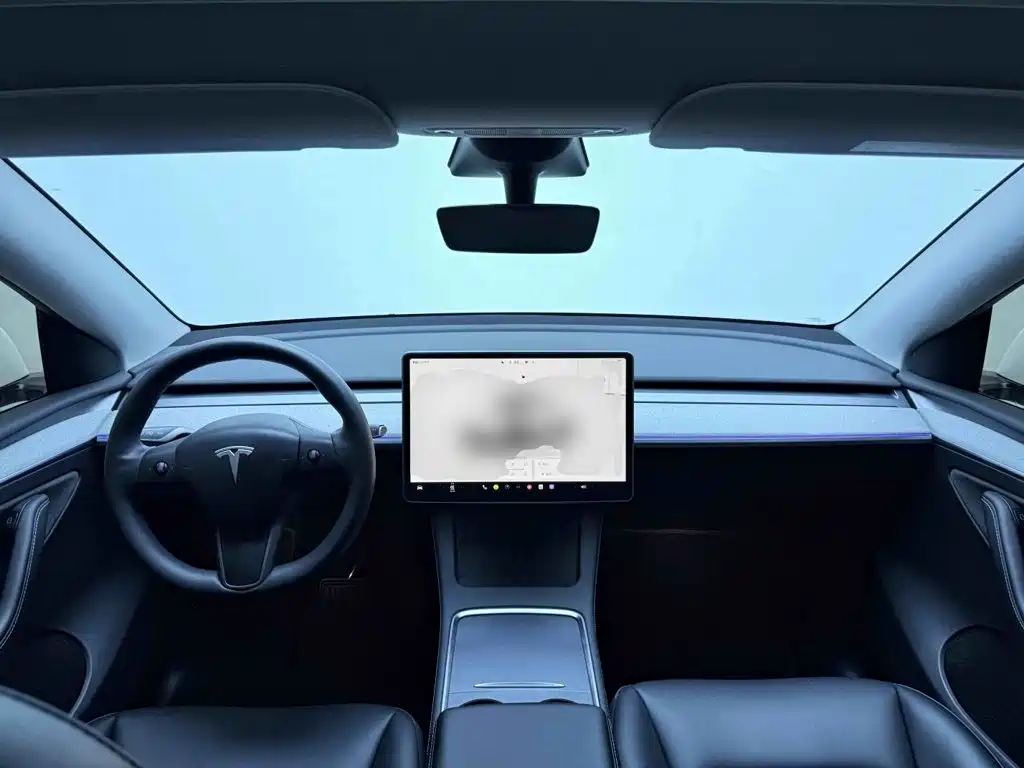Фото 10 - Tesla Model Y