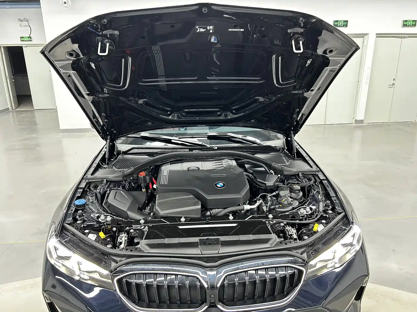 BMW 3 Series 2024 330Li M Sport Shadowline Package фото 36