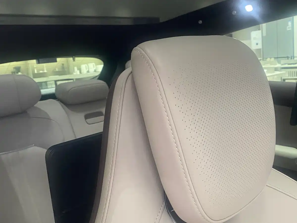Xiaomi Auto Xiaomi YU7 2025 Extended Range RWD Edition фото 7