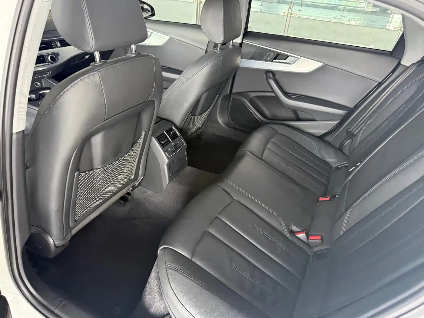 Audi A4L 2019 45 TFSI quattro Personality Sport (China VI) фото 6