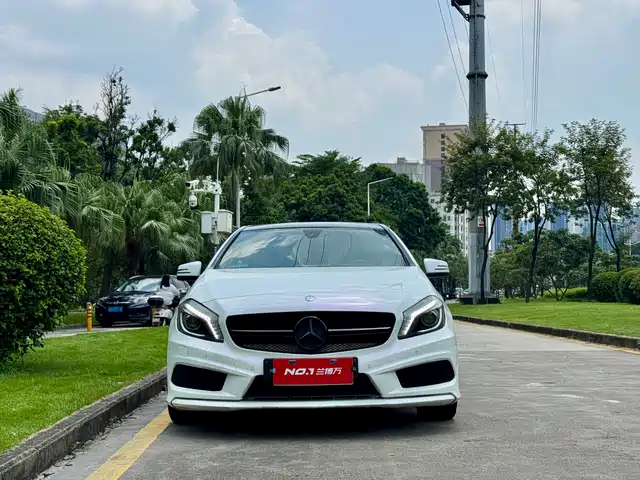 Mercedes-Benz A-Class (Import) 2015 A 200 Sport — фото 3