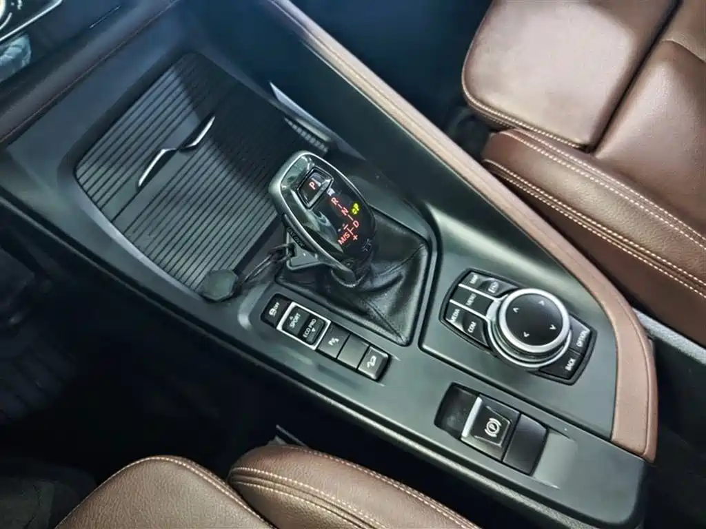 BMW X1 2022 sDrive20Li Fashion фото 8