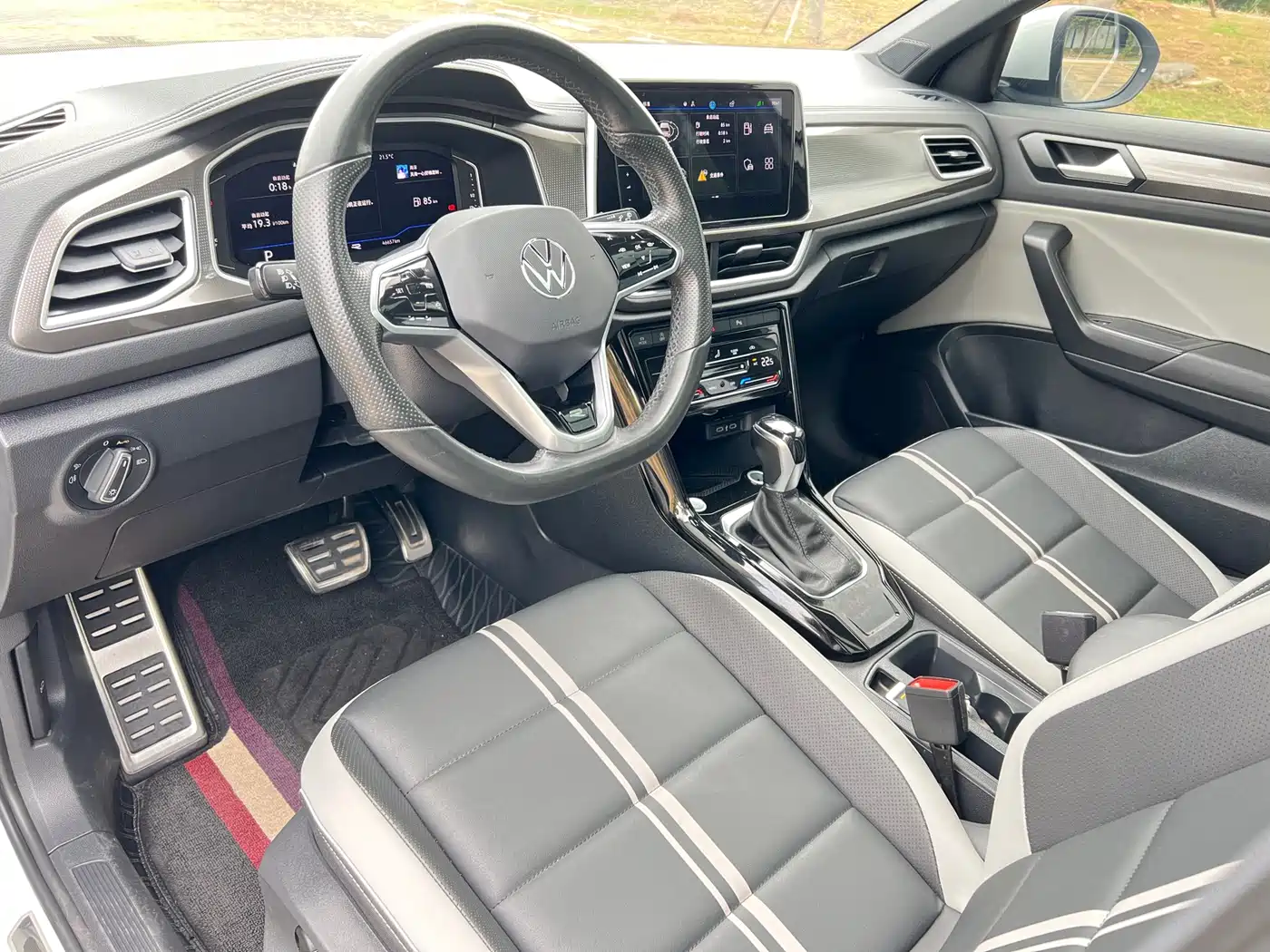 Volkswagen T-ROC 2023 300TSI DSG 2WD Dawn Edition фото 13