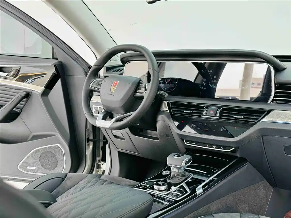 Hongqi HS5 2022 Facelift 2.0T Smart Flag Enjoyment Edition фото 16